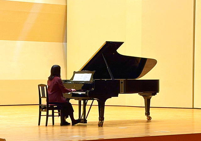 スタインウェイを弾く会を開催しました